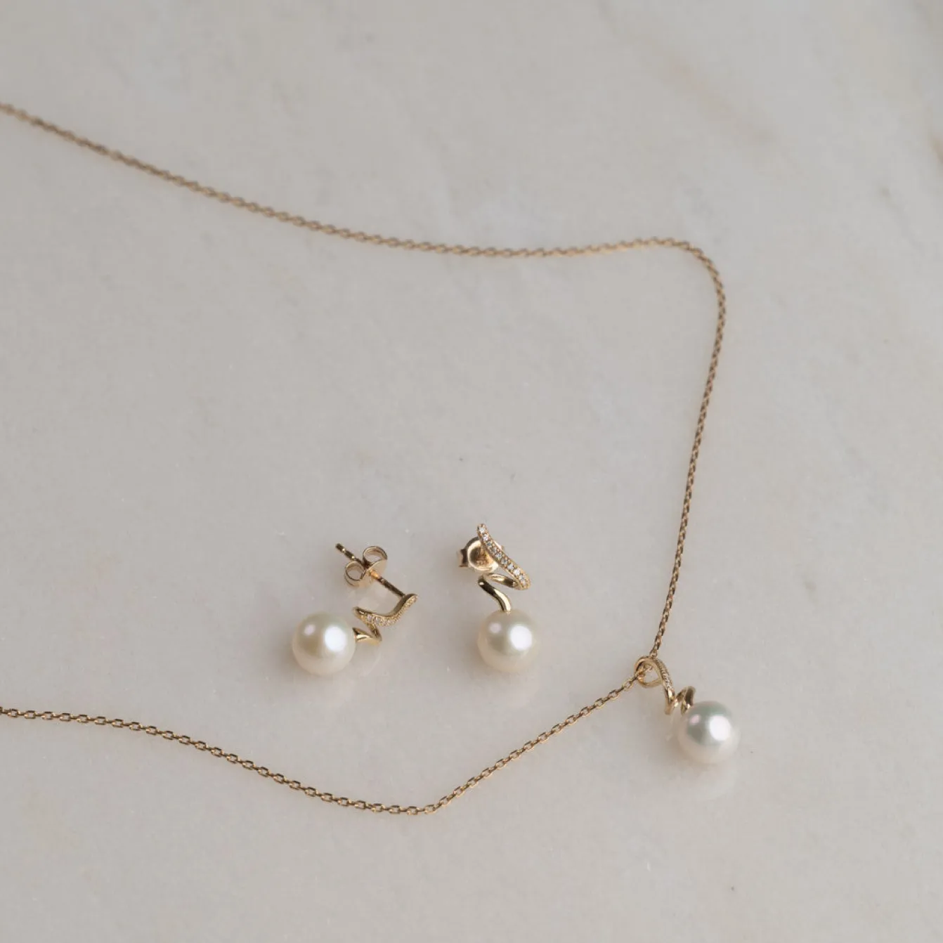 LORA PEARL DIAMOND SOLID GOLD EARRING