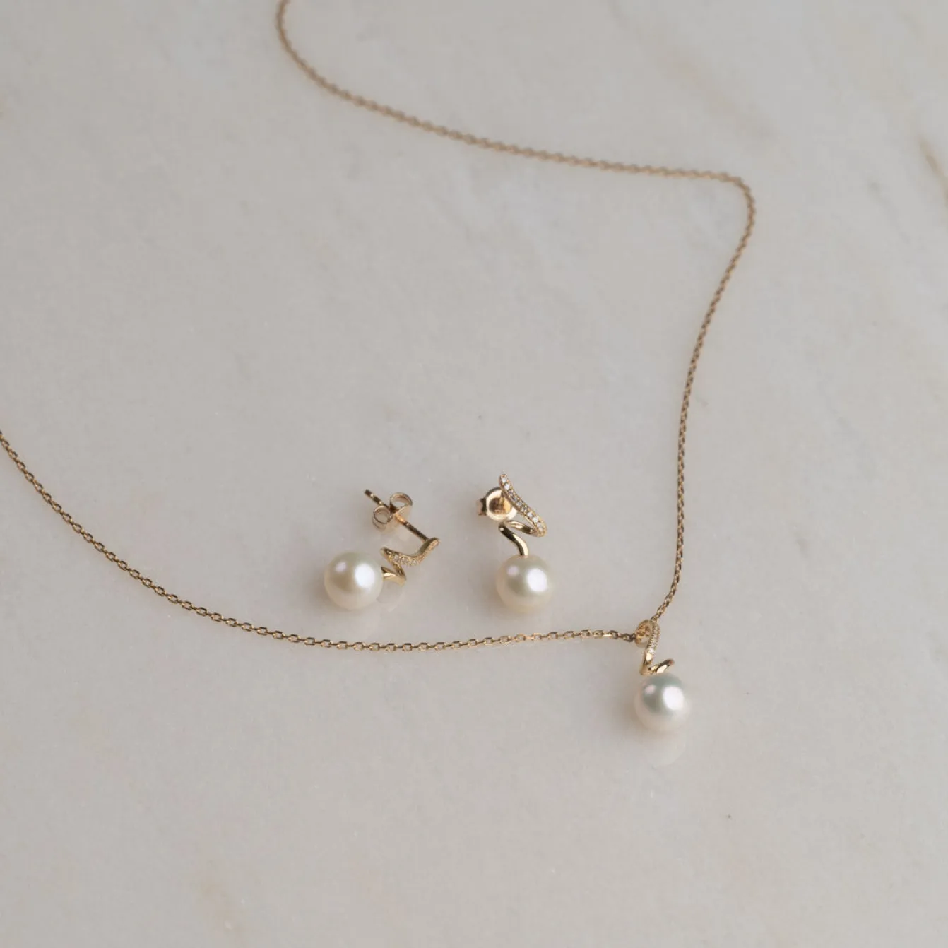 LORA PEARL DIAMOND SOLID GOLD EARRING