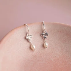LOUISE PEARL SILVER EARRING - Sisi Copenhagen