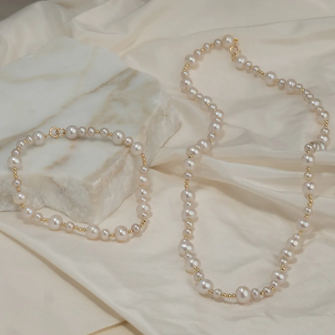 MACY PEARL SOLID GOLD NECKLACE