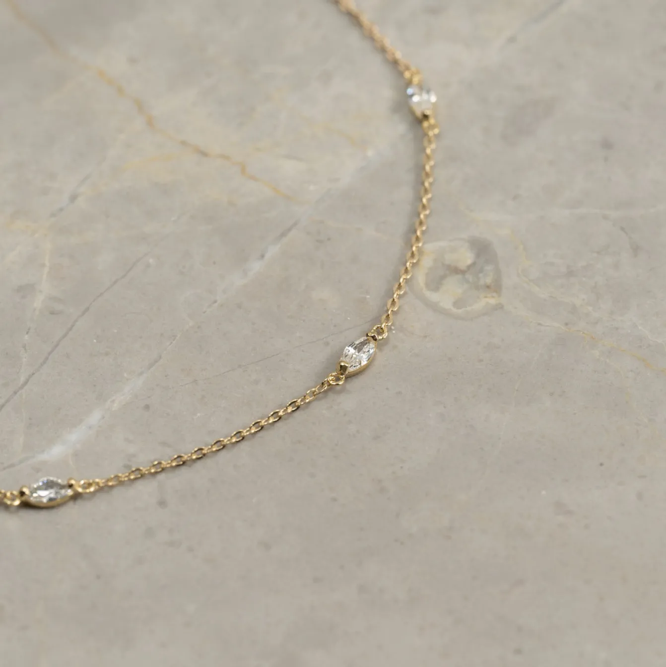MADELINE CRYSTAL SOLID GOLD BRACELET