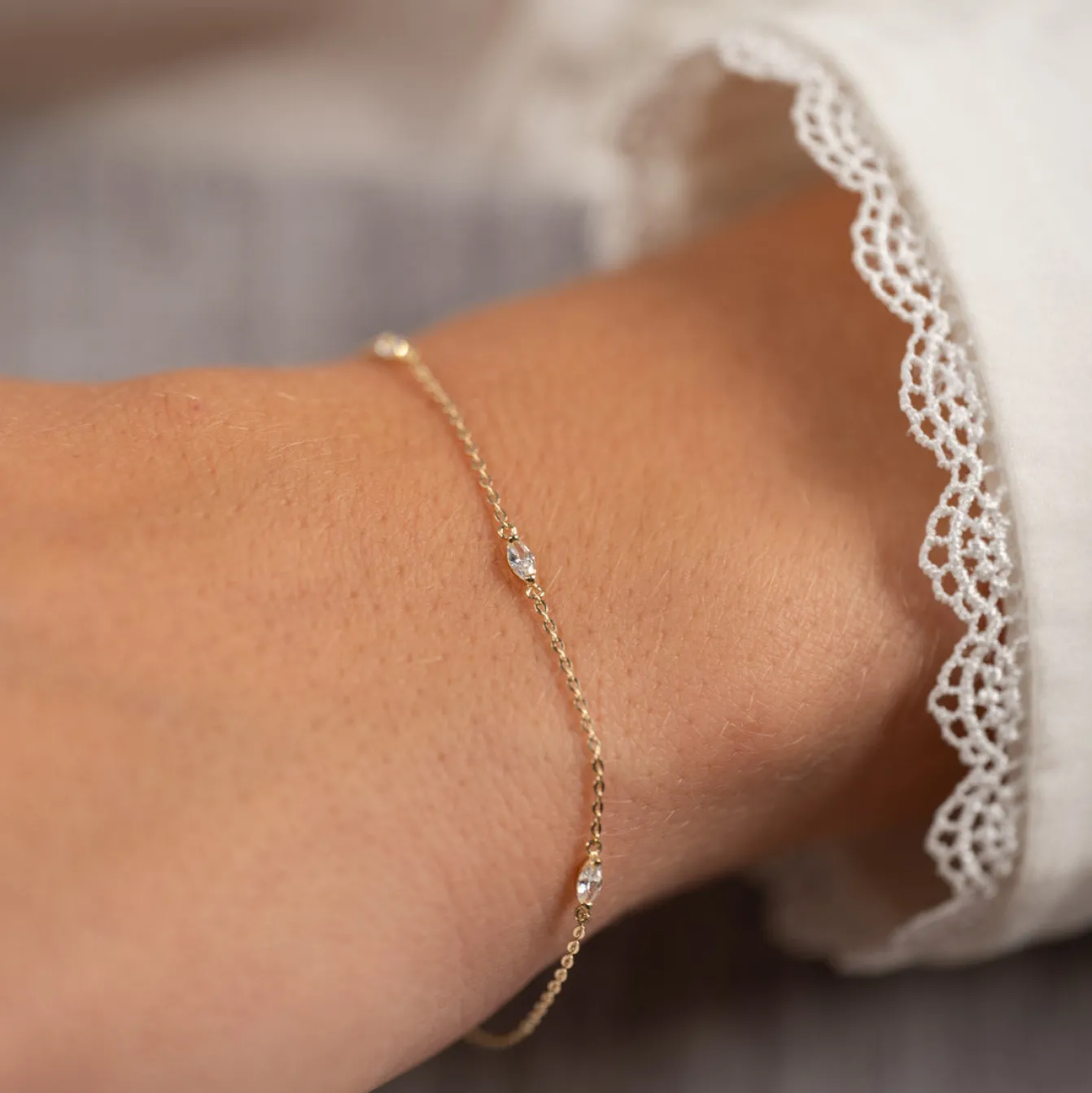 MADELINE CRYSTAL SOLID GOLD BRACELET