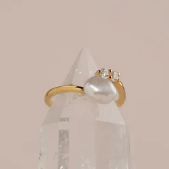 MAGDA PEARL GOLDEN RING