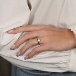 MAGDA PEARL GOLDEN RING