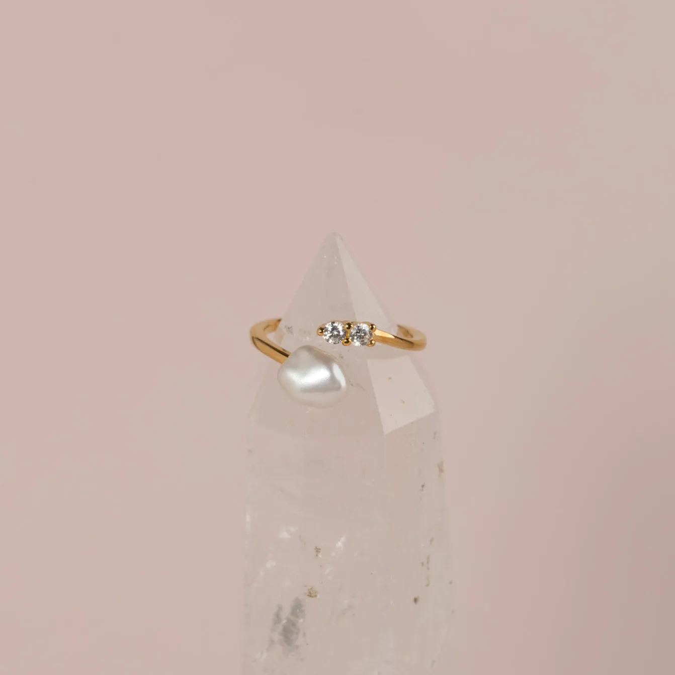 MAGDA PEARL GOLDEN RING