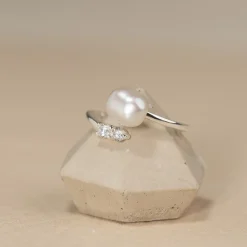 MAGDA PEARL SILVER RING