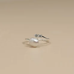 MAGDA PEARL SILVER RING
