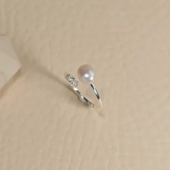 MAGDA PEARL SILVER RING