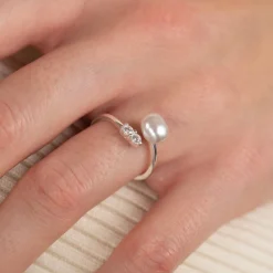 MAGDA PEARL SILVER RING