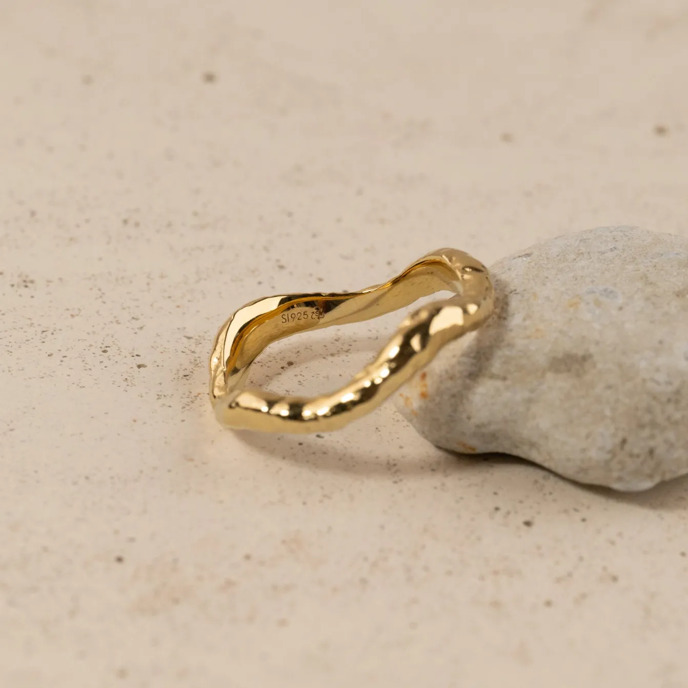 MAIA GOLDEN RING