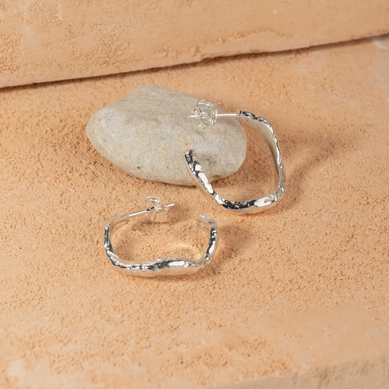 MAIA SILVER CREOL EARRING