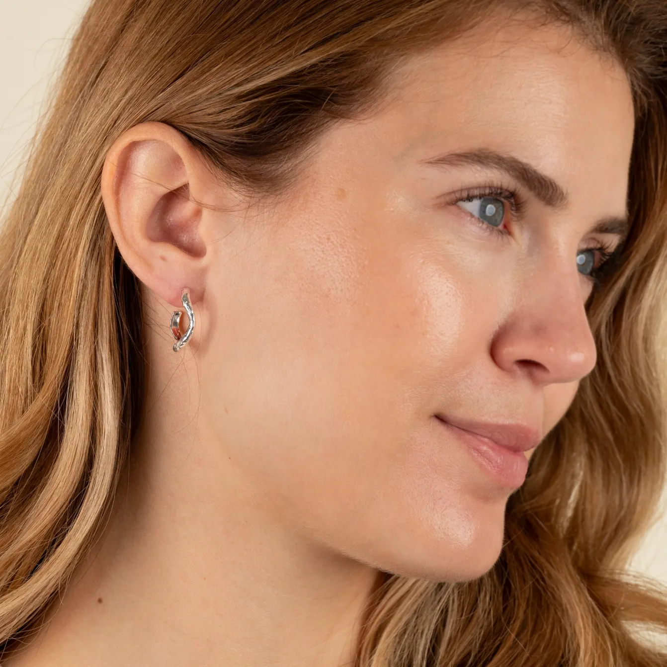 MAIA SILVER CREOL EARRING
