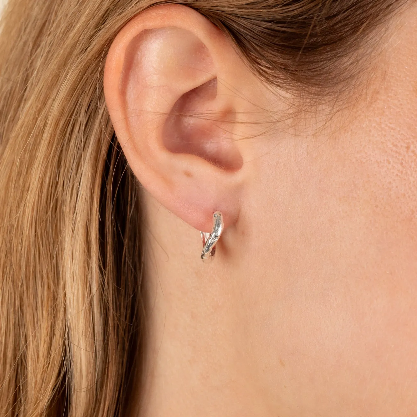 MAIA SILVER HUGGIE EARRING