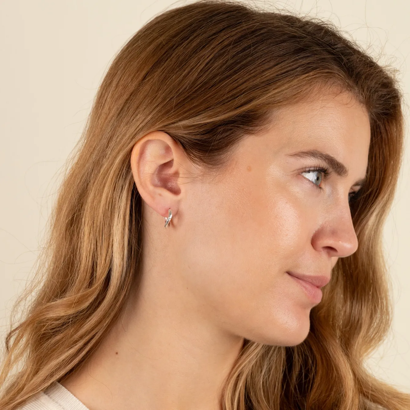 MAIA SILVER HUGGIE EARRING
