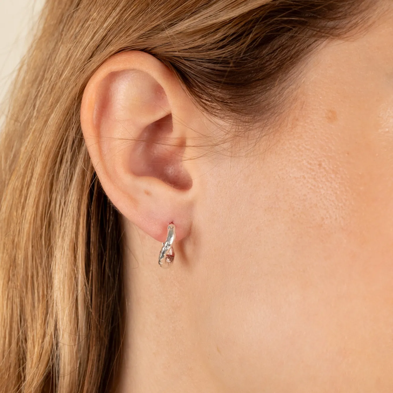 MAIA SILVER HUGGIE EARRING