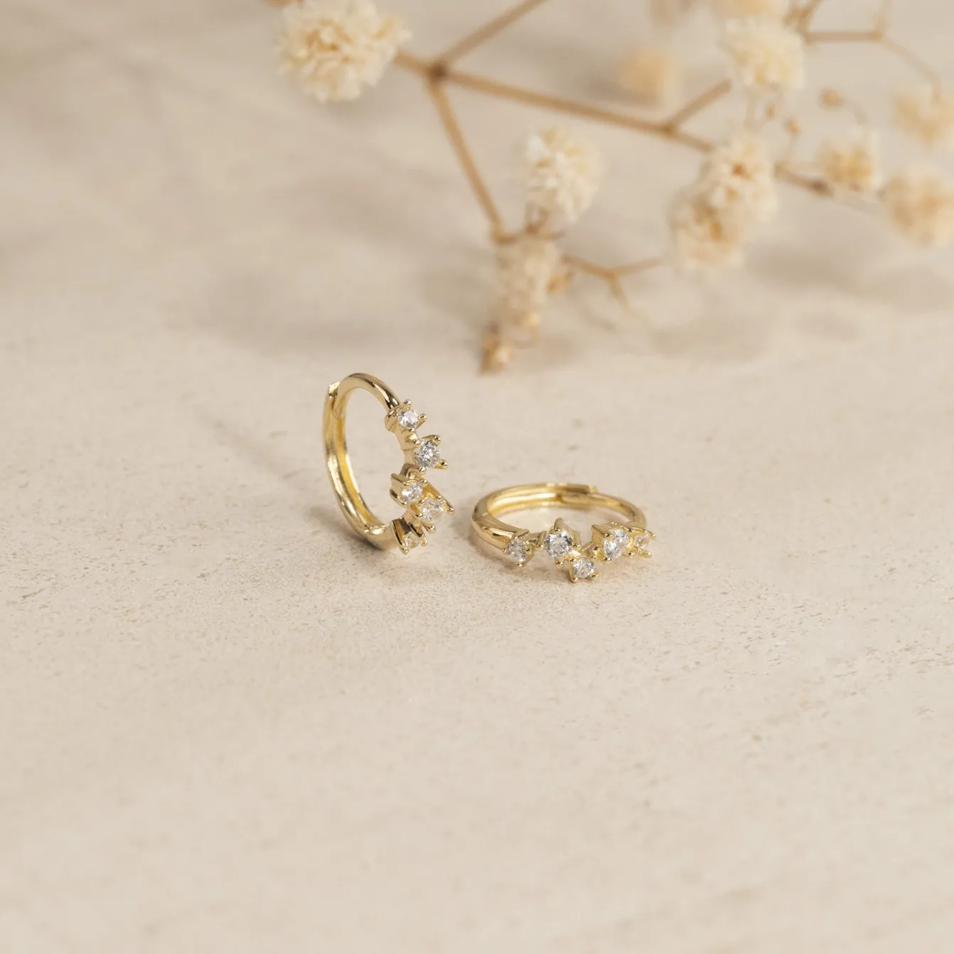 MAISIE CRYSTAL SOLID GOLD CREOL EARRING