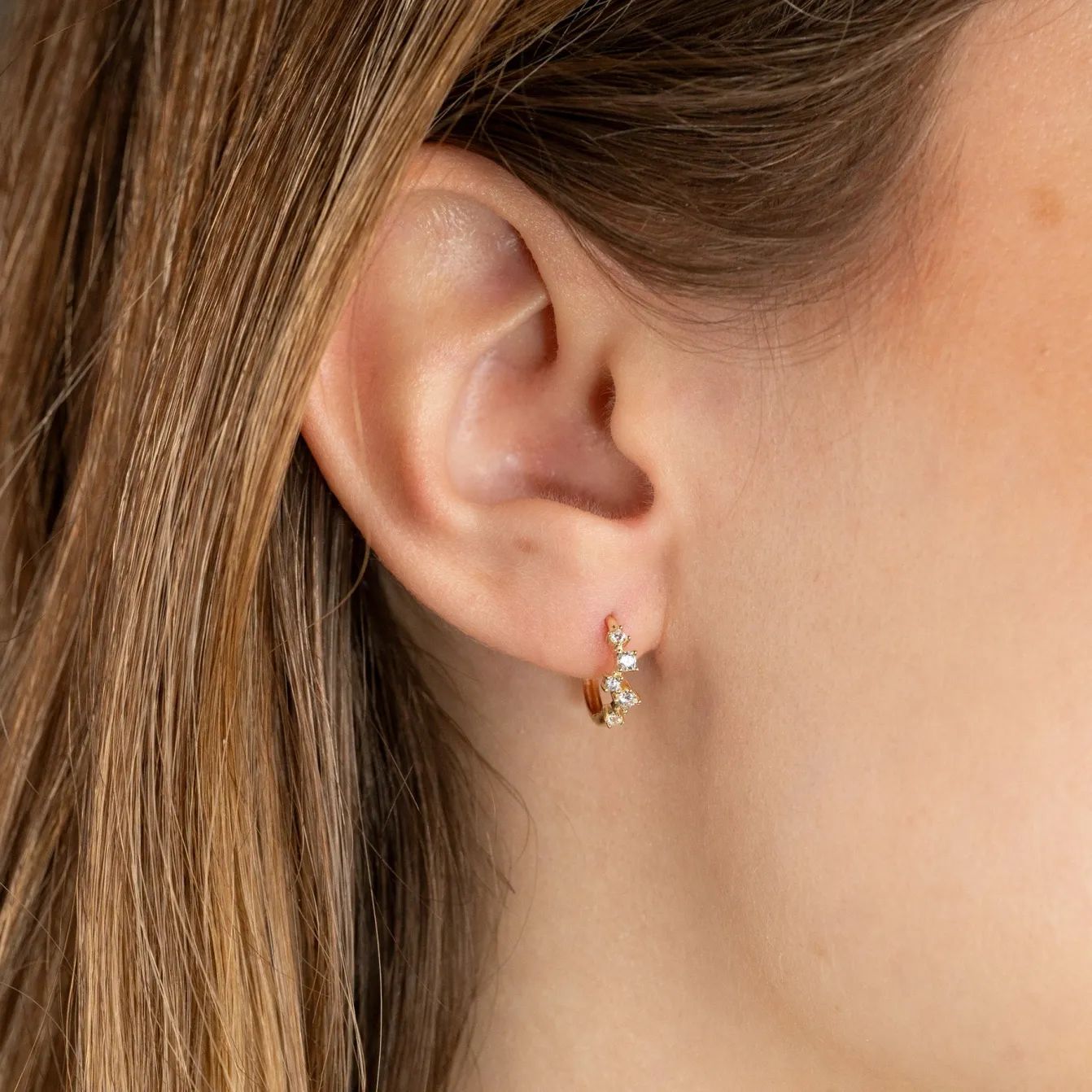 MAISIE CRYSTAL SOLID GOLD CREOL EARRING