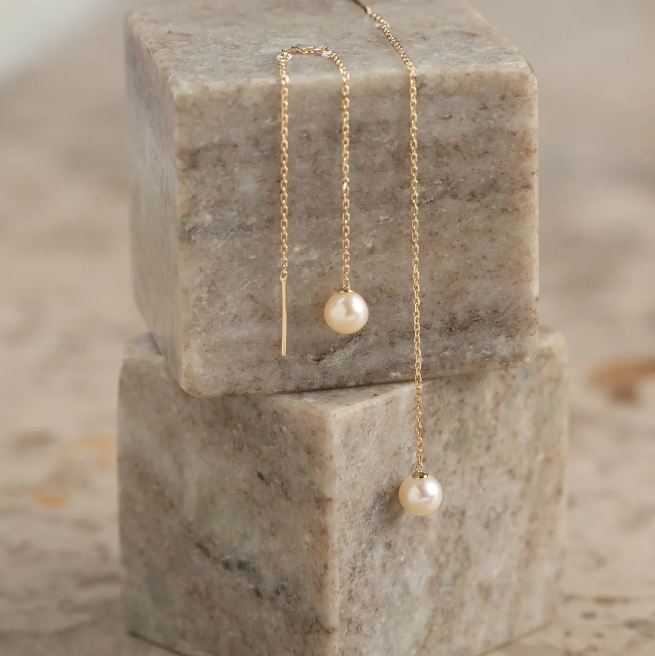 MARGERY PEARL SOLID GOLD EARRING