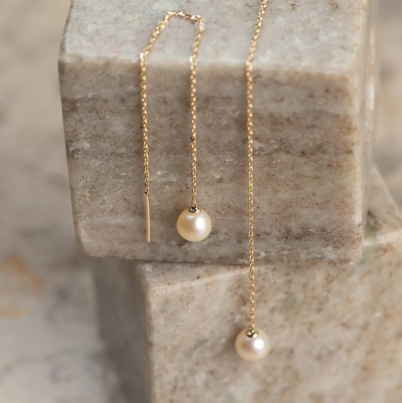 MARGERY PEARL SOLID GOLD EARRING