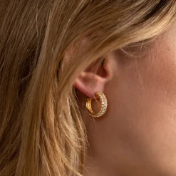 MARILYN CRYSTAL GOLDEN CREOL EARRING - Sisi Copenhagen