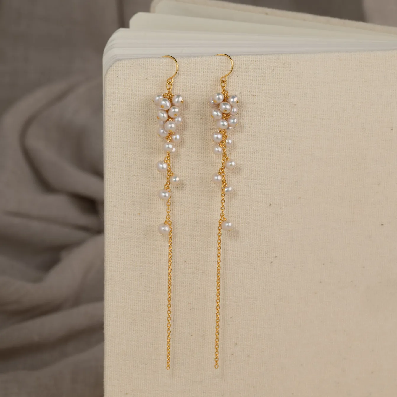 MARINA PEARL GOLDEN EARRING