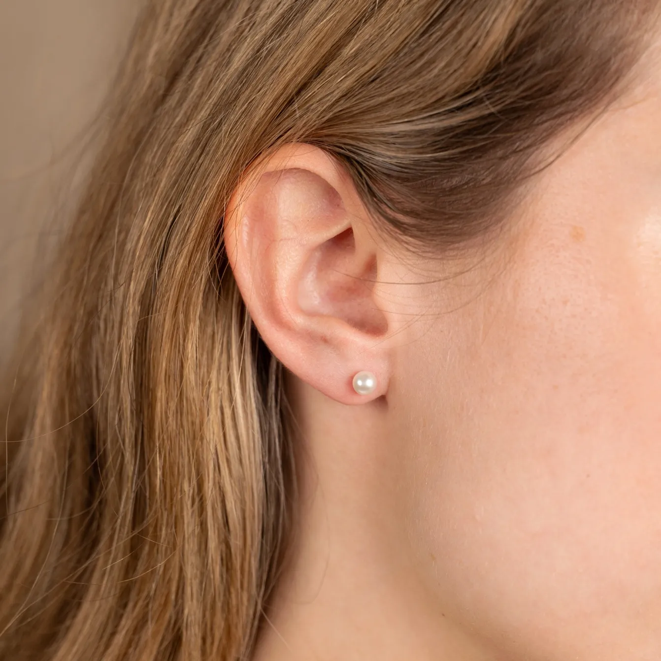 MARIS PEARL SOLID GOLD EARRING