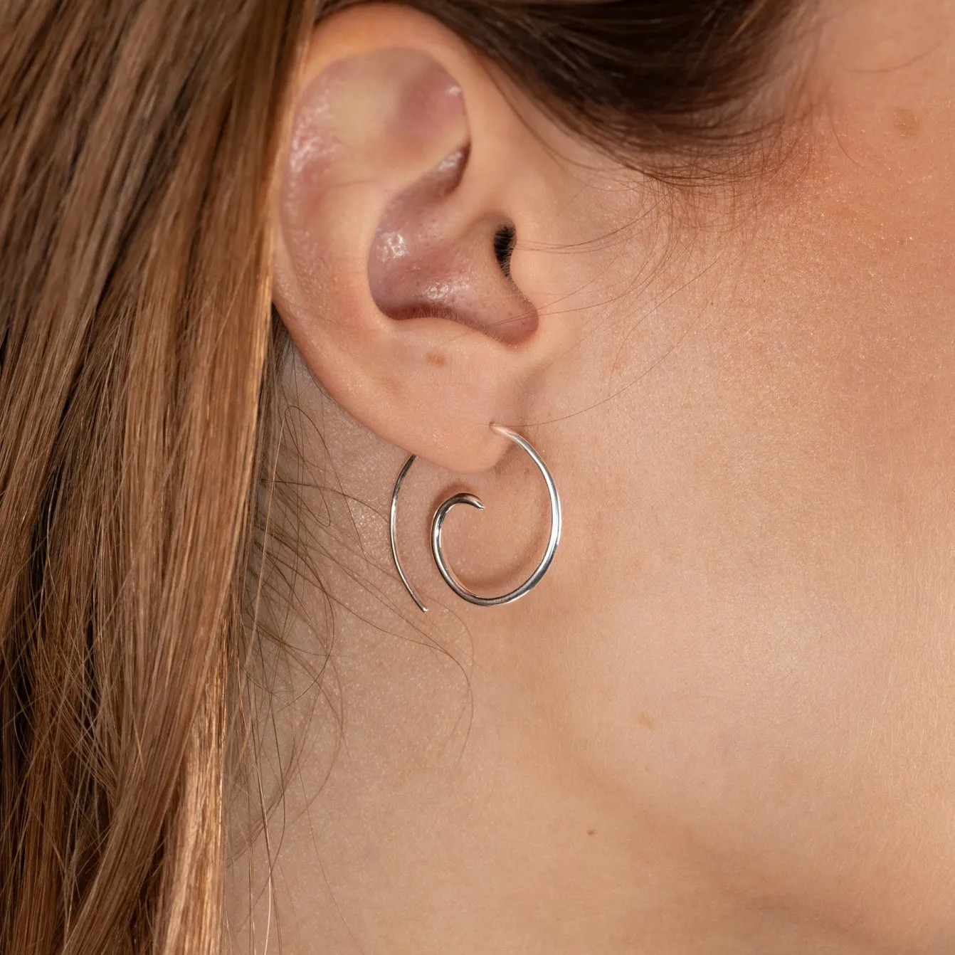 MARTINA SILVER CREOL EARRING