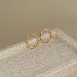 MATILDA LARGE GOLDEN CREOL EARRING - Sisi Copenhagen