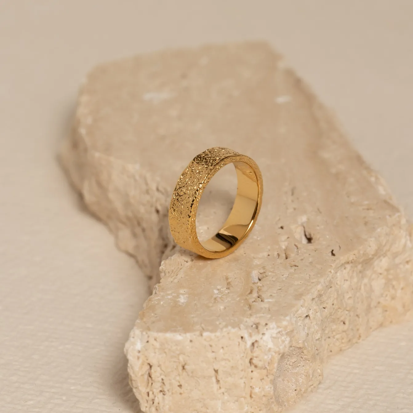 MATILDA MEDIUM GOLDEN RING - Sisi Copenhagen