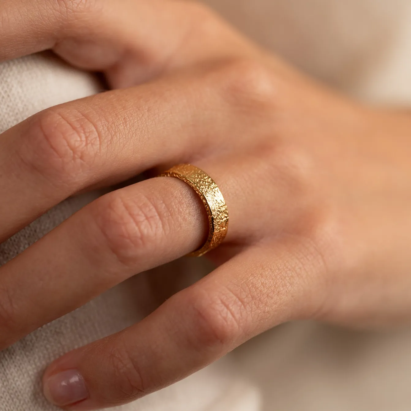 MATILDA MEDIUM GOLDEN RING - Sisi Copenhagen
