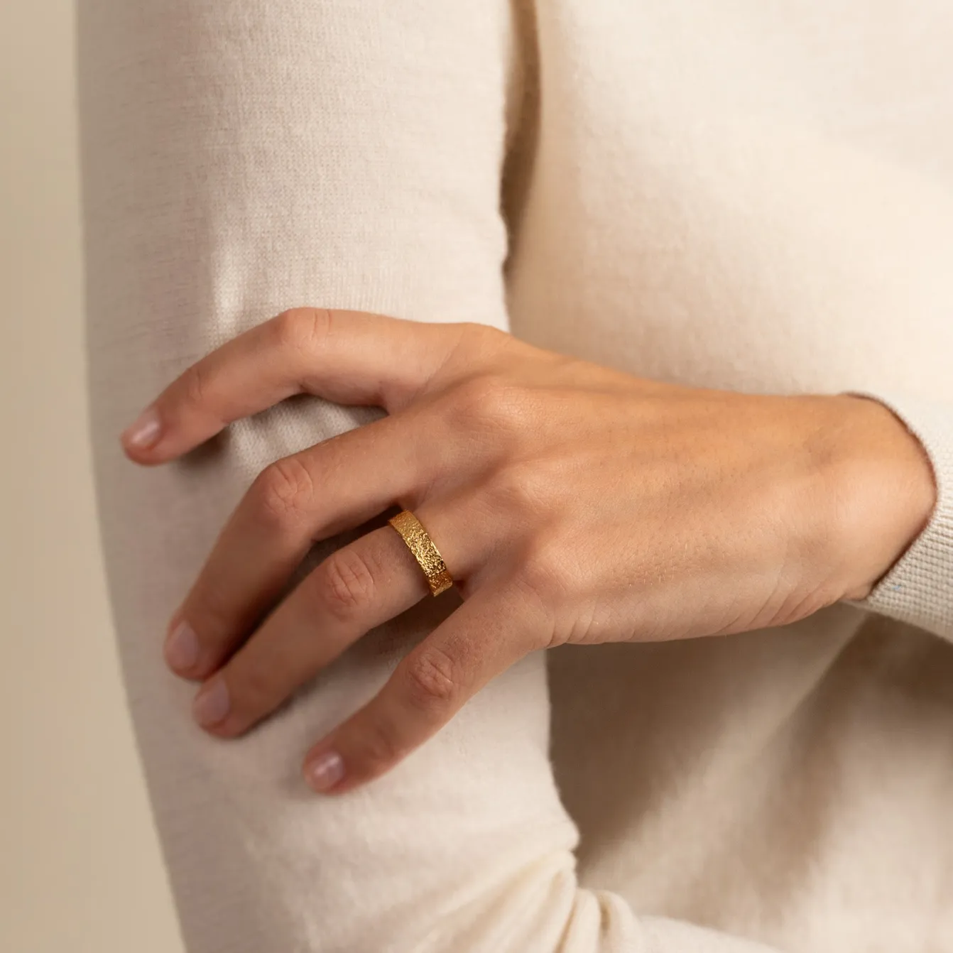 MATILDA MEDIUM GOLDEN RING - Sisi Copenhagen