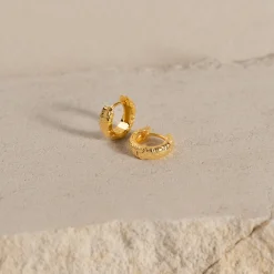 MATILDA SMALL GOLDEN CREOL EARRING - Sisi Copenhagen
