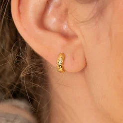 MATILDA SMALL GOLDEN CREOL EARRING - Sisi Copenhagen