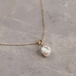 MAUD PEARL SOLID GOLD PENDANT