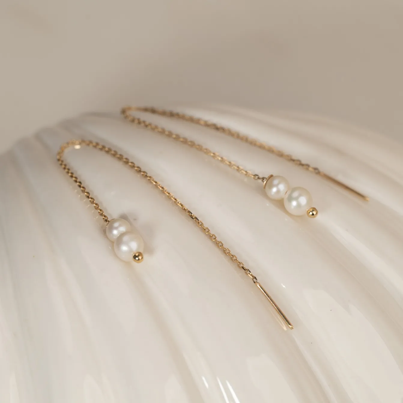 MEGHAN PEARL SOLID GOLD EARRING