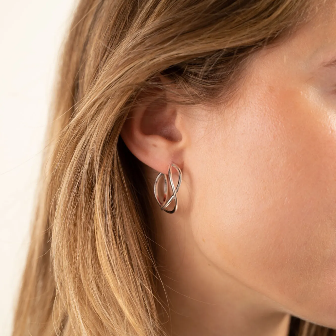 MIA SILVER CREOL EARRING - Sisi Copenhagen