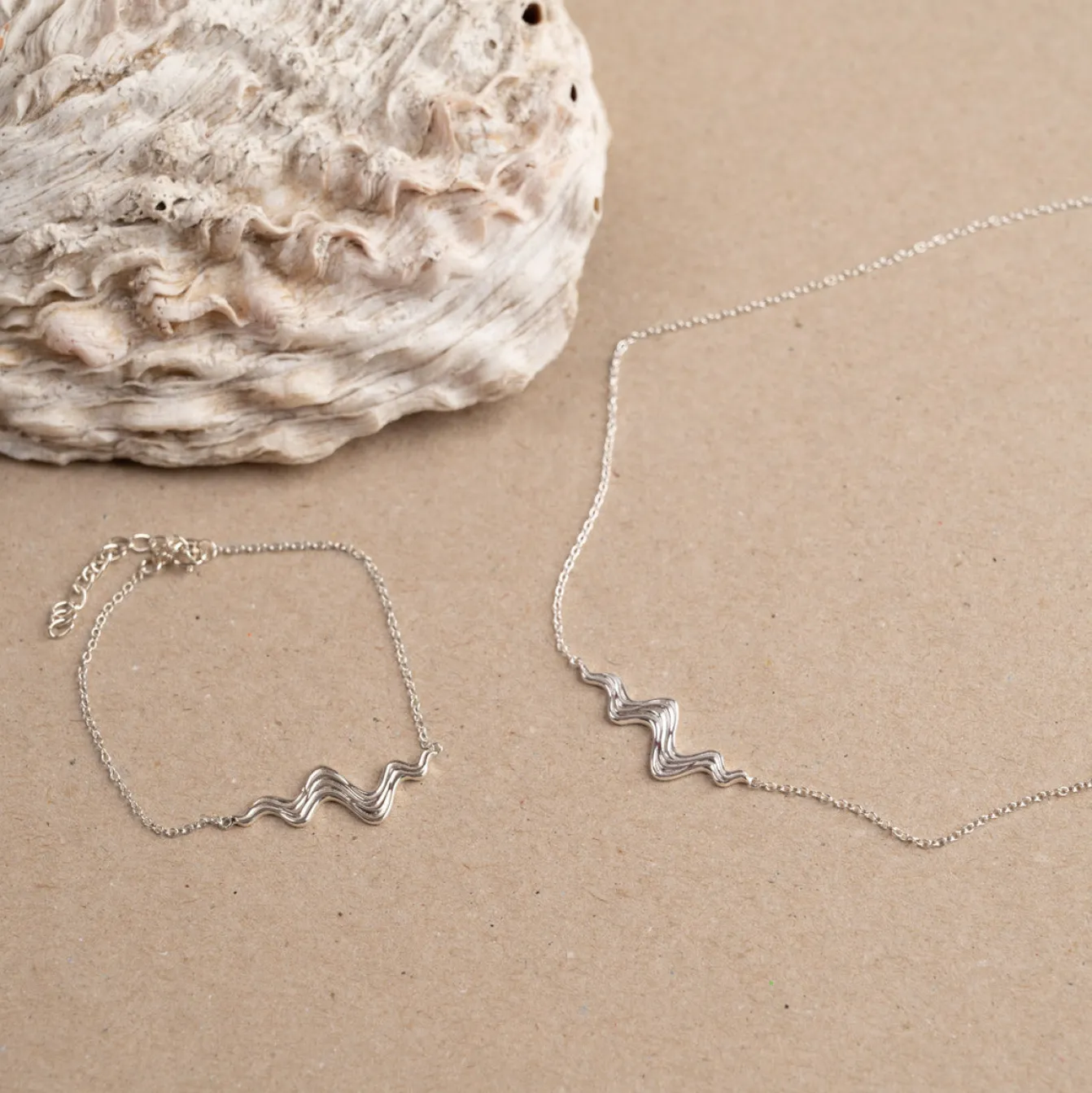 MOANA SILVER NECKLACE