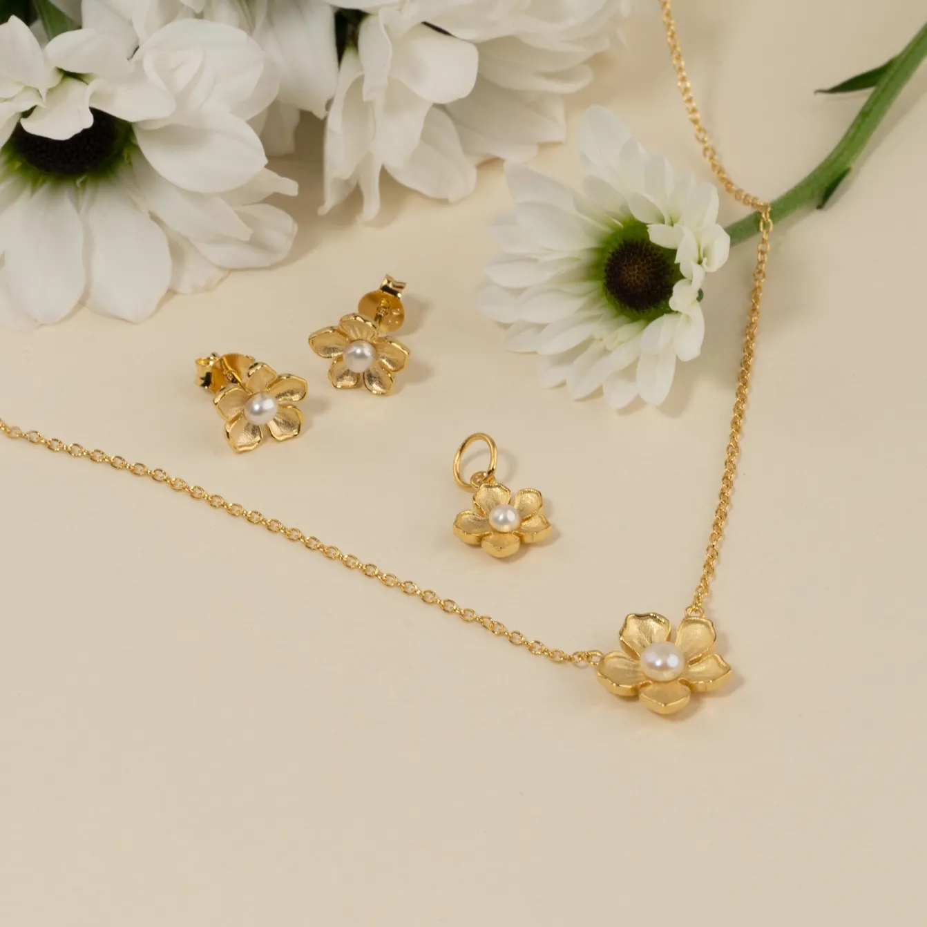 MONA PEARL GOLDEN CHAIN
