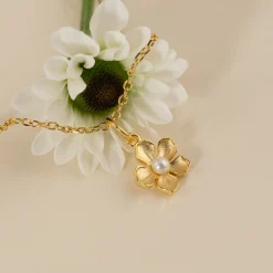 MONA PEARL GOLDEN PENDANT