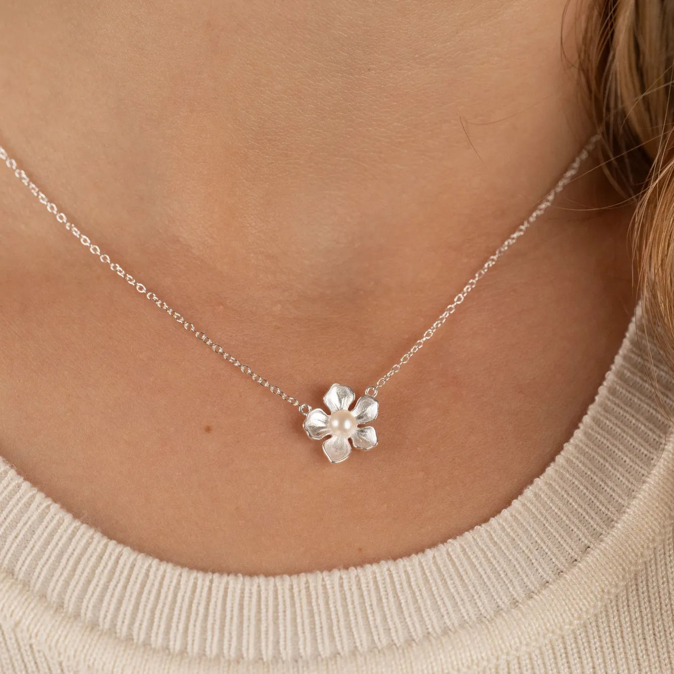 MONA PEARL SILVER CHAIN