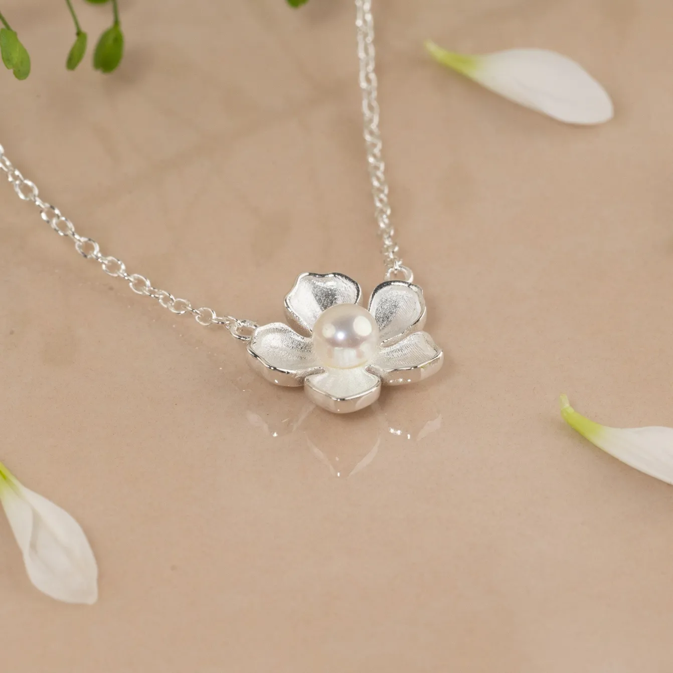 MONA PEARL SILVER CHAIN