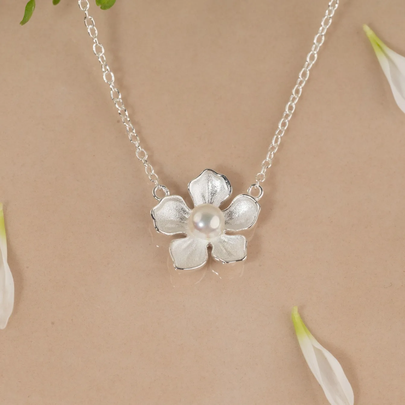 MONA PEARL SILVER CHAIN