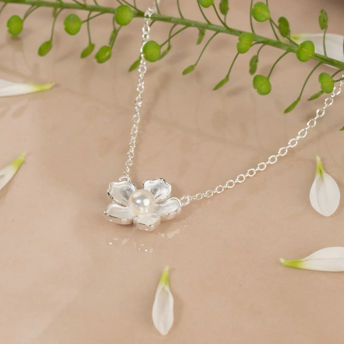 MONA PEARL SILVER CHAIN