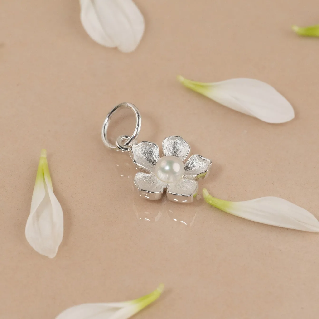 MONA PEARL SILVER PENDANT