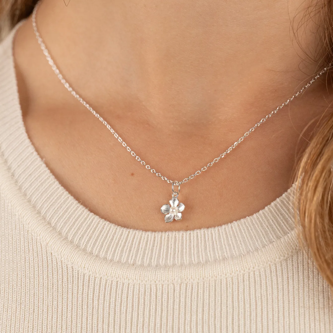 MONA PEARL SILVER PENDANT