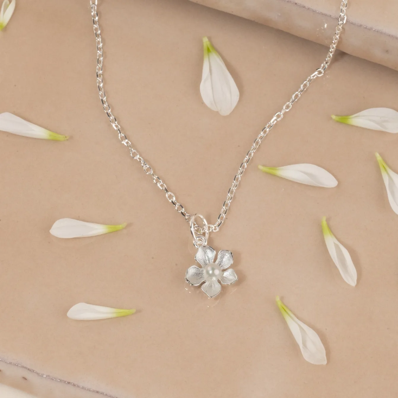 MONA PEARL SILVER PENDANT