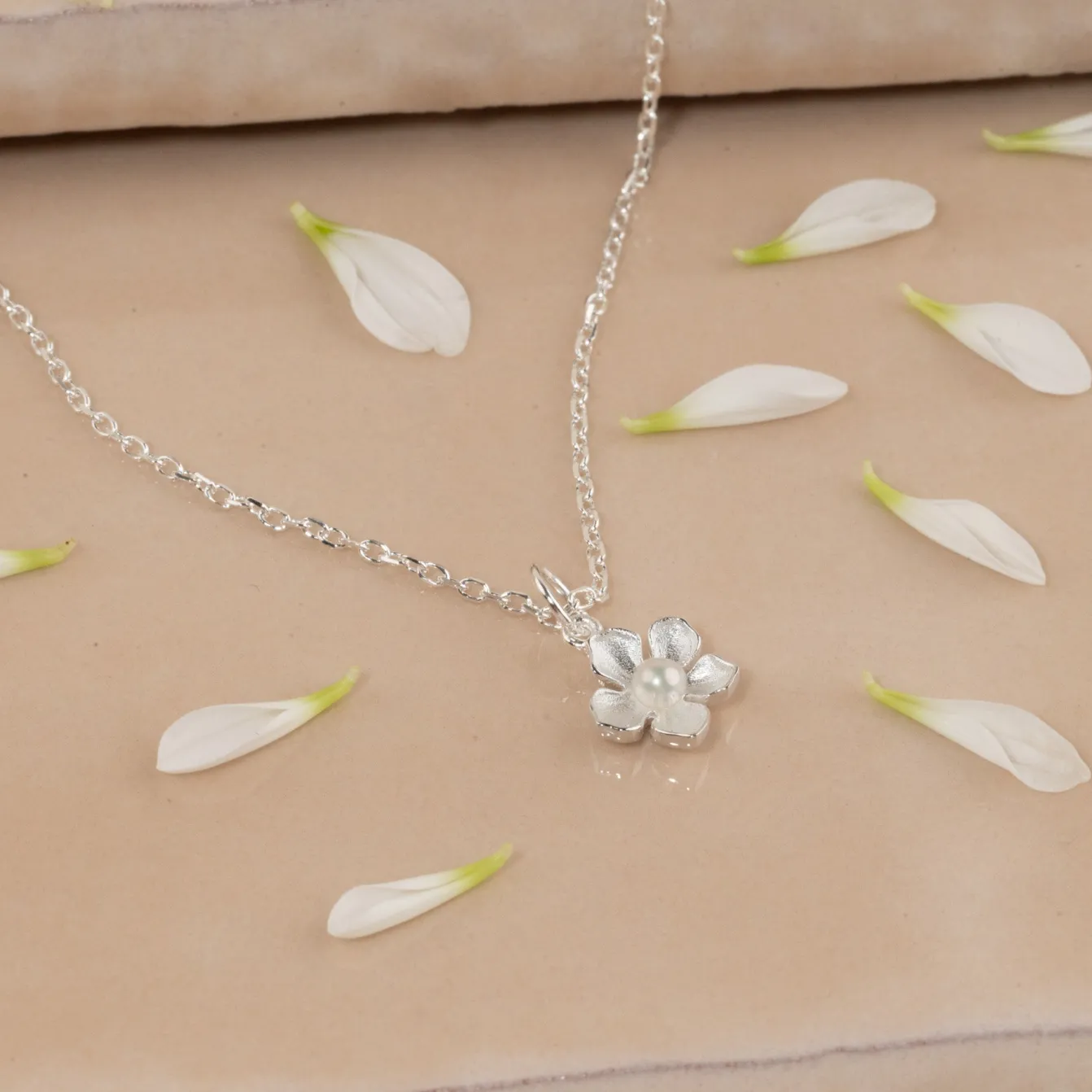 MONA PEARL SILVER PENDANT