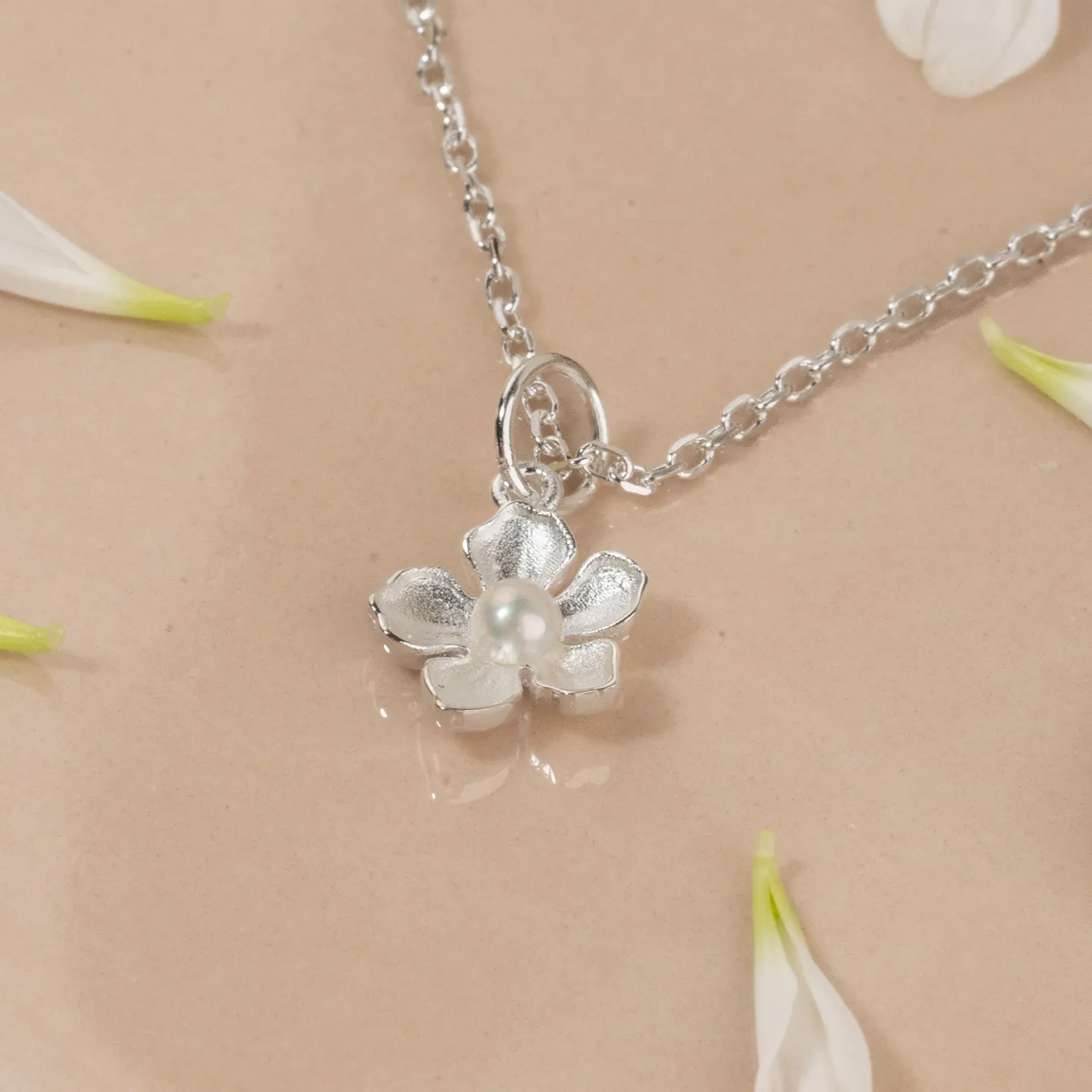 MONA PEARL SILVER PENDANT