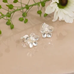 MONA PEARL SILVER STUD EARRING
