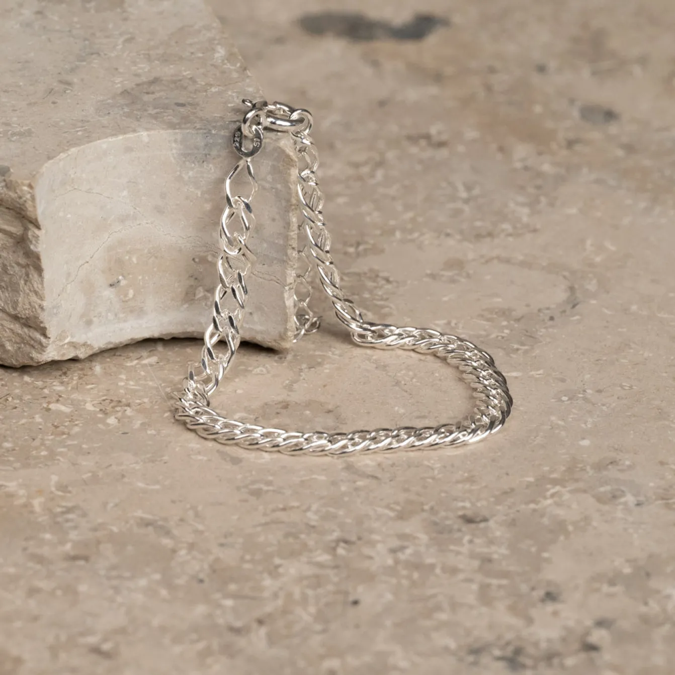 MYNTE LARGE SILVER BRACELET